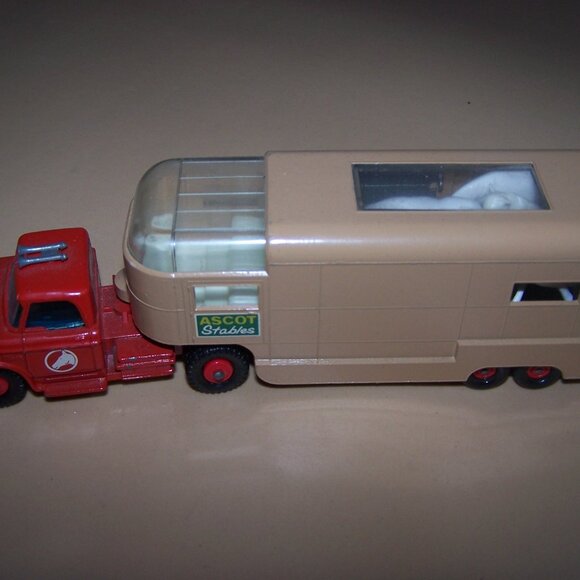 Vintage Matchbox Lesney England Ascot Stables Horse Van Dodge Tractor & Trailer - Picture 2 of 9